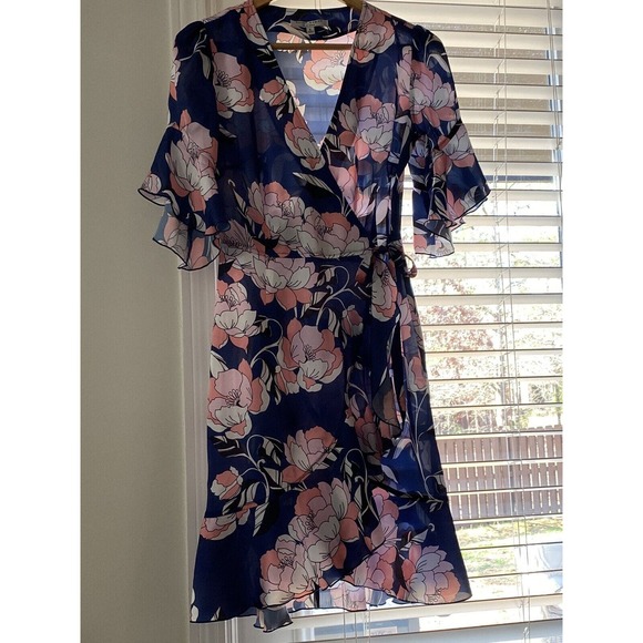 New ALEXIA ADMOR Floral Satin Wrap Dress Blue Pink Size Small Short Bell Sleeve - Picture 10 of 10